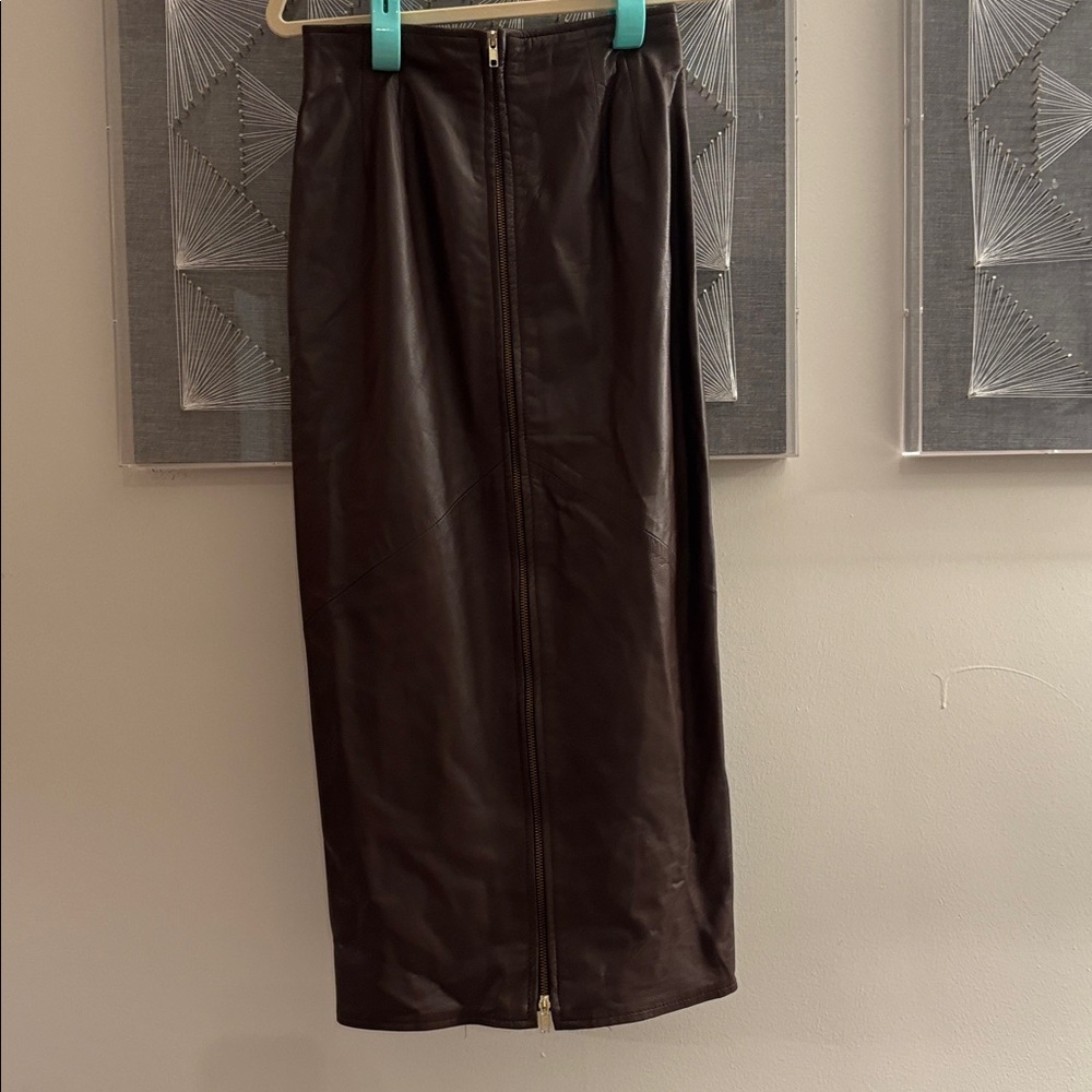 VAKKO Soft brown Leather Pencil Skirt with Zipper Size 8, SEXY